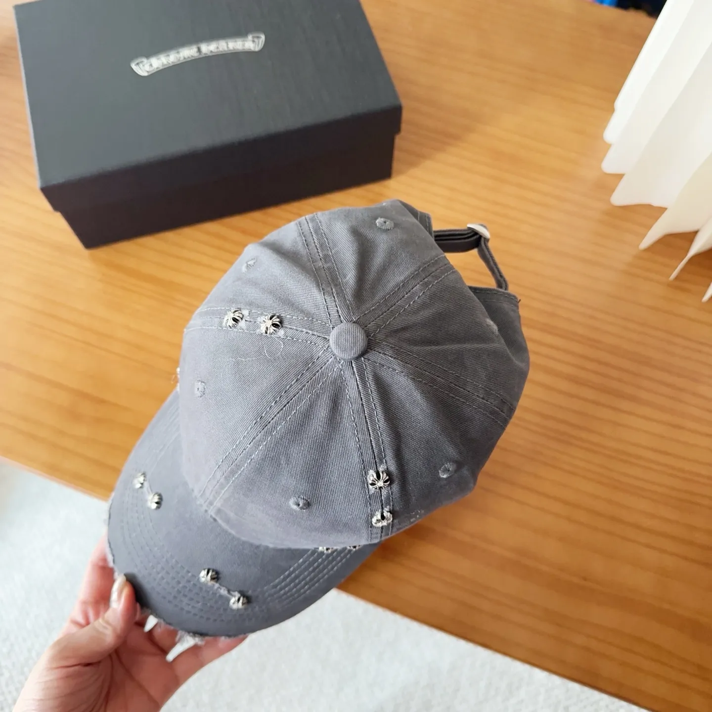 🉐️120 Chrome Hearts 💓Early autumn Korean style fashion retro distressed hole hat worn design versatile baseball cap peaked cap